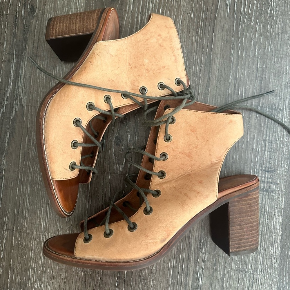 Free People/ Jeffrey Campbell Lace-Up Peep Toe Block Heel Sandal - Tan size 10